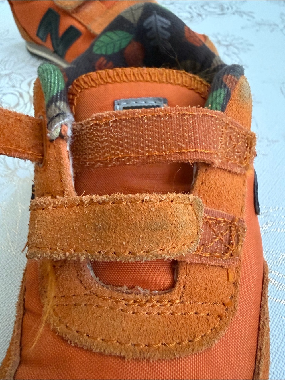 New Balance 410 Toddler Shoes Size 8 US Orange Suede Hook & Loop Sneakers - Picture 9 of 9